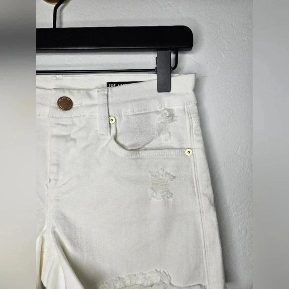 BLANKNYC The Essex The Classic Cut Off Shorts in White Stretch Distressed - Picture 4 of 5
